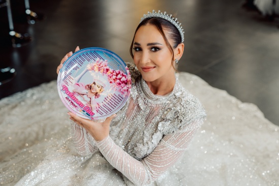 Сможет ли Ольга Бузова начать всё с нуля и найти свою любовь: представлен постер комедии «Равиоли Оли»