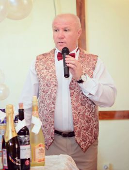 Ведущий Николай Макаревич